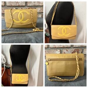 Authentic Chanel Caviar Leather Woman Wallet On Chain